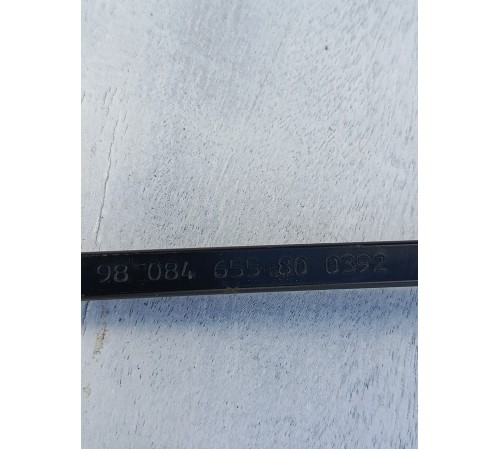 Поводок стеклоочистителя передний правый