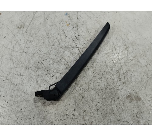 Поводок стеклоочистителя задний