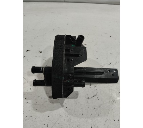 Защитный кожух (крепление) трубок отопителя заднего