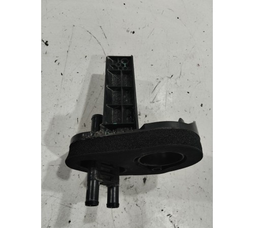 Защитный кожух (крепление) трубок отопителя заднего