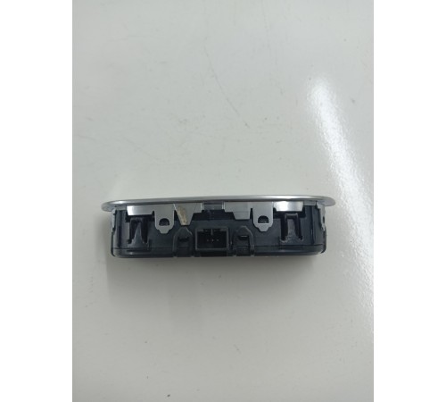 Плафон освещения салона