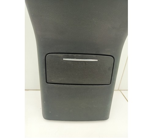 Накладка центральной консоли задняя с воздушным дефлектором