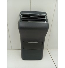 Накладка центральной консоли задняя с воздушным дефлектором