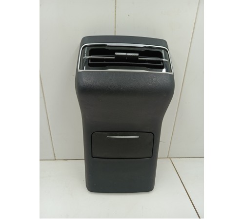 Накладка центральной консоли задняя с воздушным дефлектором