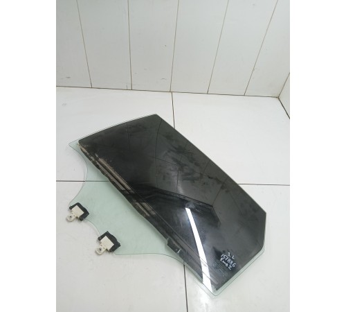 Стекло двери заднее левое