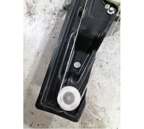 Стеклоподъемник задний правый