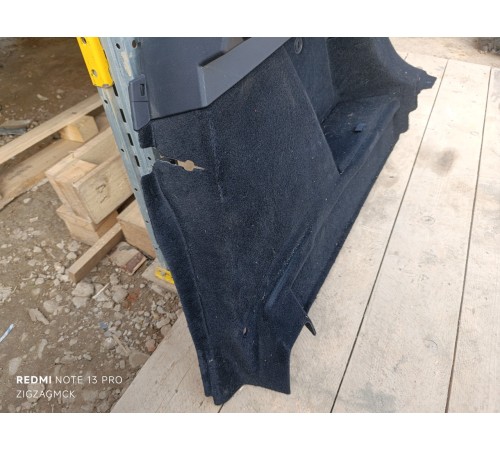 Обшивка багажника правая