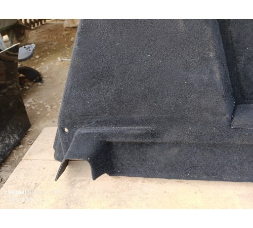 Обшивка багажника правая