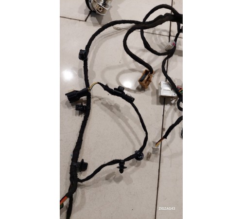 Электропроводка двери (передняя левая)