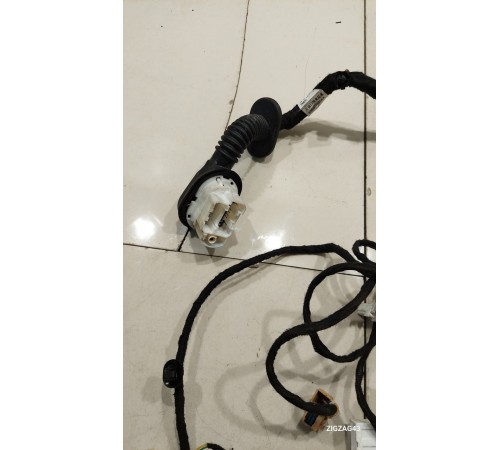 Электропроводка двери (передняя левая)