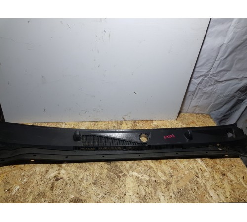 Решетка стеклоочистителя (планка под лобовое стекло)