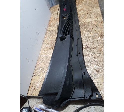 Решетка стеклоочистителя (планка под лобовое стекло)