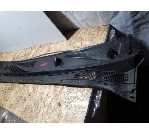 Решетка стеклоочистителя (планка под лобовое стекло)