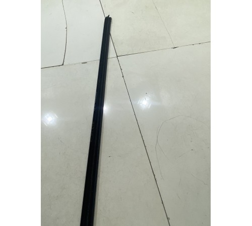 Уплотнитель стекла (передний правый внутренний)