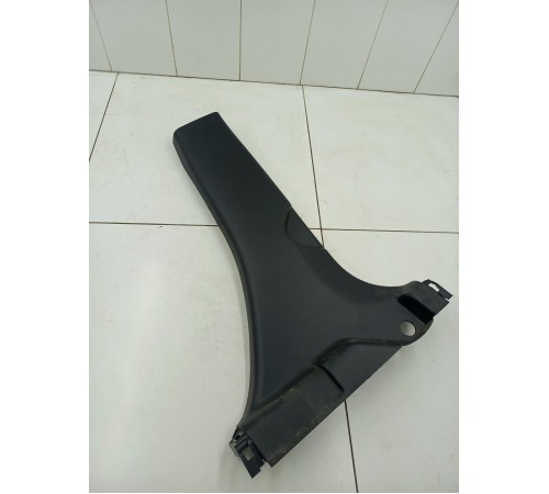 Обшивка центральной стойки правая нижняя