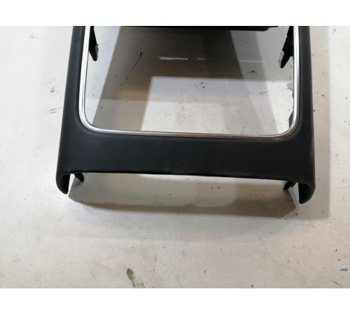 Накладка центральной консоли задняя