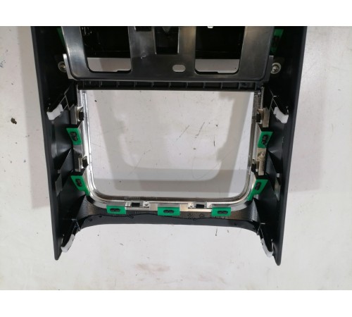 Накладка центральной консоли задняя