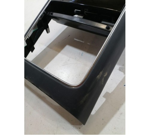 Накладка центральной консоли задняя