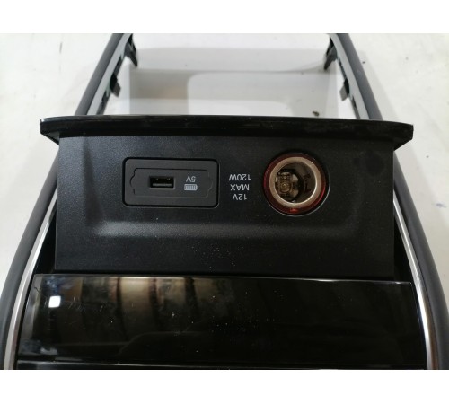 Накладка центральной консоли задняя