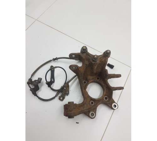 Кулак поворотный задний правый