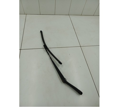 Поводок стеклоочистителя (правый)