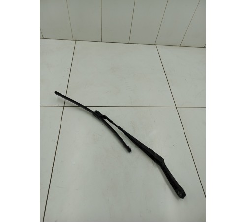 Поводок стеклоочистителя (правый)