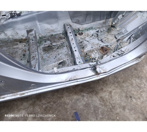 Задний порог со стойкой правый