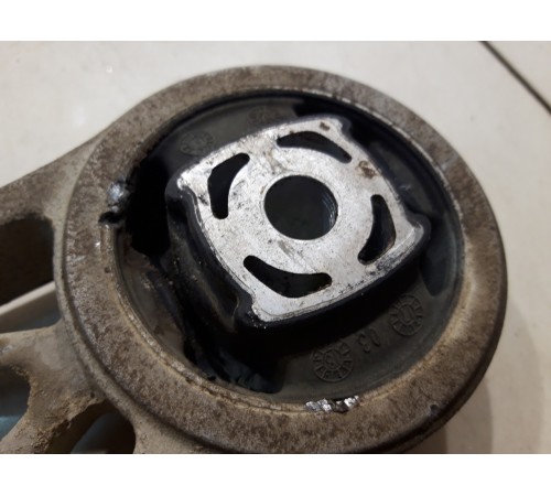 Опора двигателя (задняя)