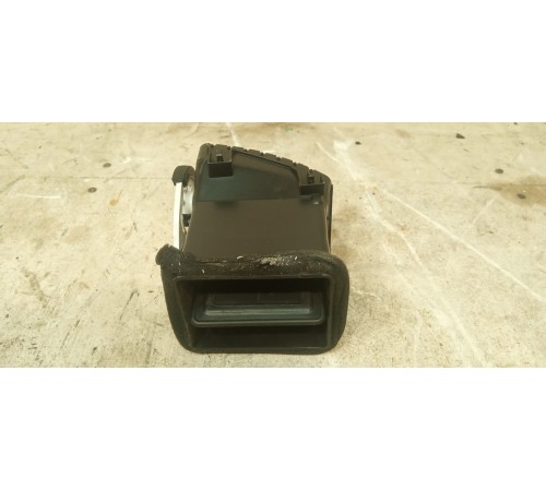 Дефлектор воздушный правый