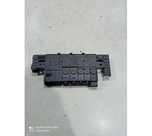 Блок предохранителей и реле