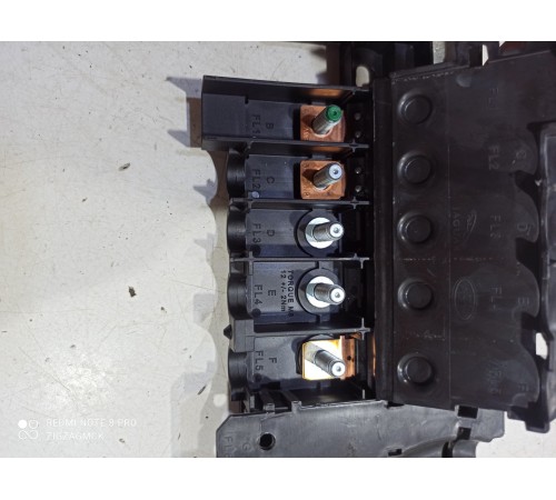 Блок предохранителей и реле