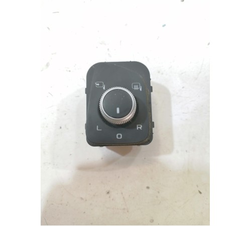 Кнопка управления зеркалами