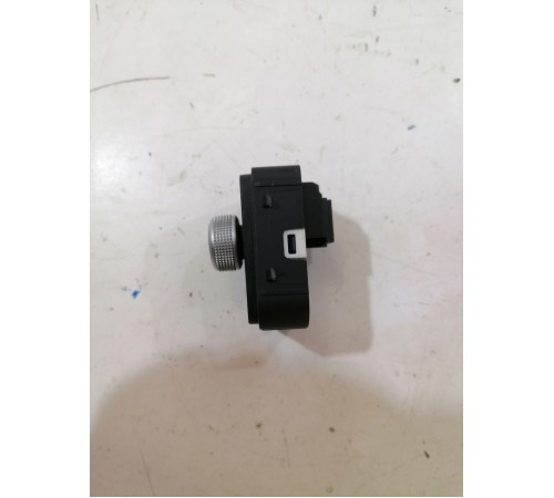 Кнопка управления зеркалами