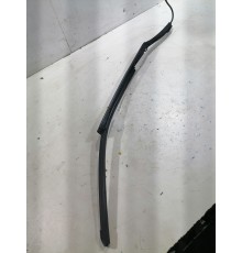 Поводок стеклоочистителя левый