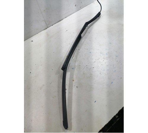 Поводок стеклоочистителя левый