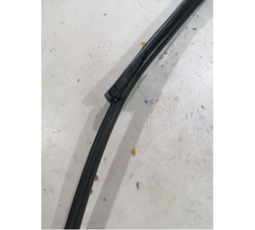 Поводок стеклоочистителя левый