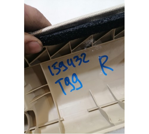 Обшивка стойки передней правой