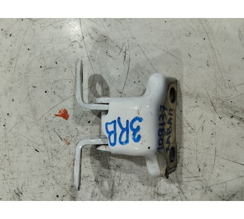 Петля двери задняя правая верхняя