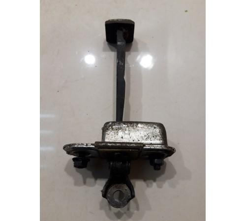 Ограничитель двери (задний, левый)