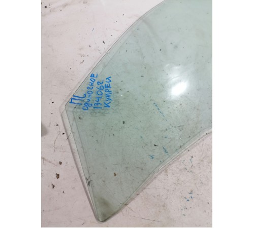 Стекло двери переднее левое
