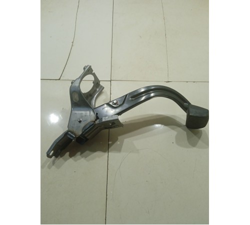 Педаль тормоза