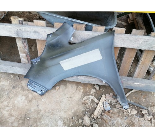 Крыло переднее правое