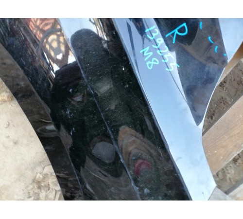 Крыло переднее правое