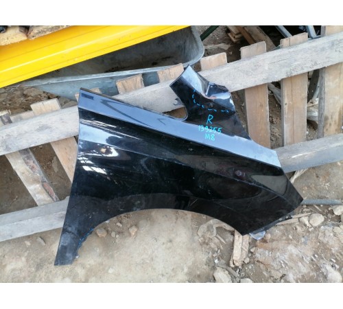 Крыло переднее правое