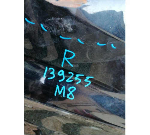 Крыло переднее правое