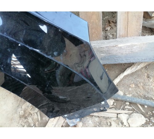 Крыло переднее правое