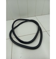 Уплотнитель двери передний правый