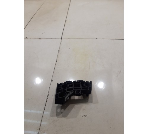 крепление бака (переднее левое)