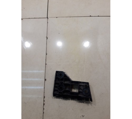 крепление бака (переднее левое)