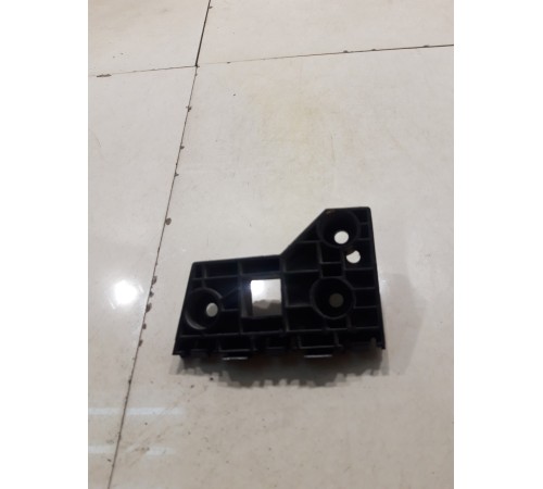 крепление бака (переднее левое)